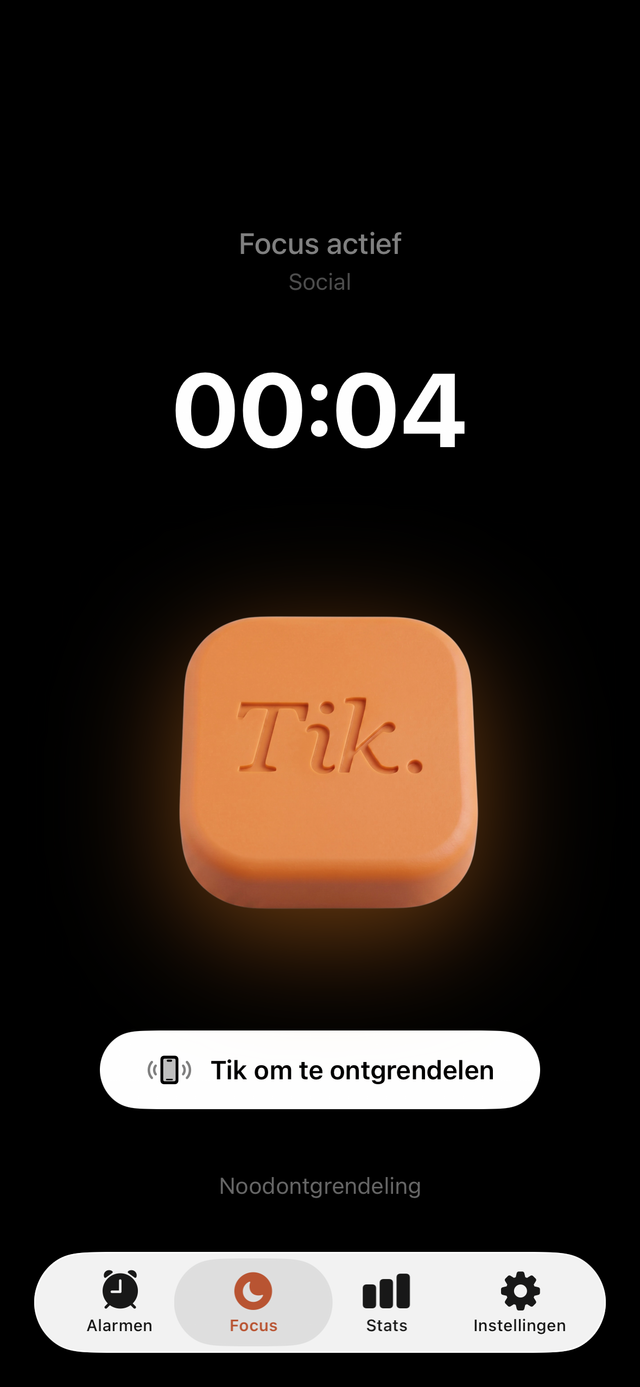 De Tik-app met focus actief: de preset Social loopt, een timer op 00:04 en de knop Tik om te ontgrendelen